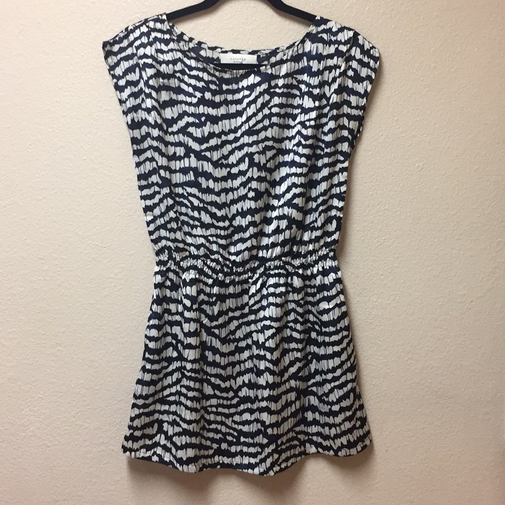 🔸Navy and cream summer dress